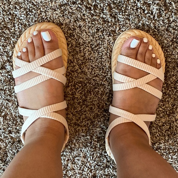 SHEIN Shoes - Woman’s Sandals